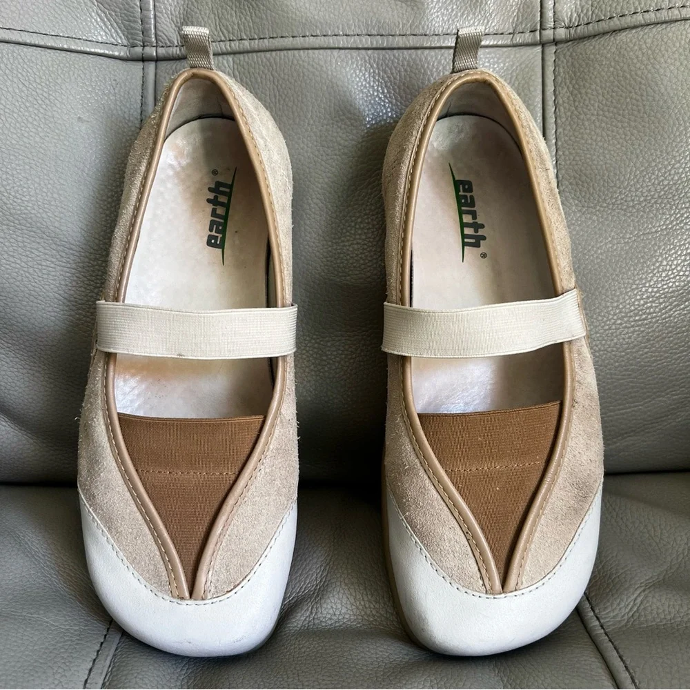 Kalso Earth Women's Tan and White Casual Shoes - Picture 16 of 16